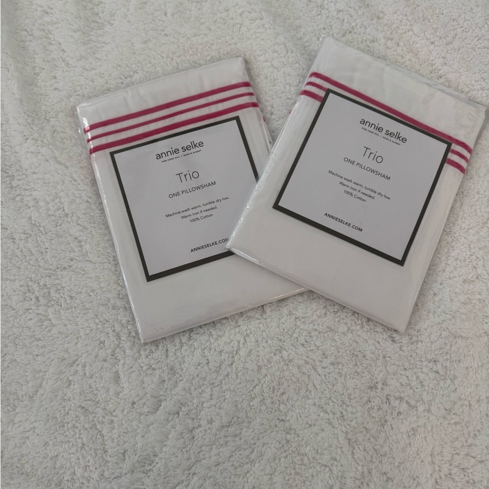 NWT Set of 2 Annie Selke Trio Pillow Sham with Bold Fuchsia  Stripes - Picture 2 of 5